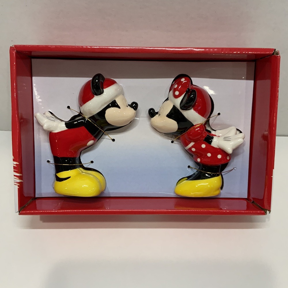 Disney Mickey & Minnie Kissing Christmas Salt & Pepper Shakers Ceramic Brand New